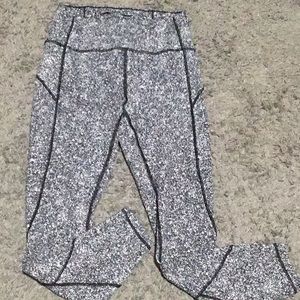 Lululemon In Movement pant size 6